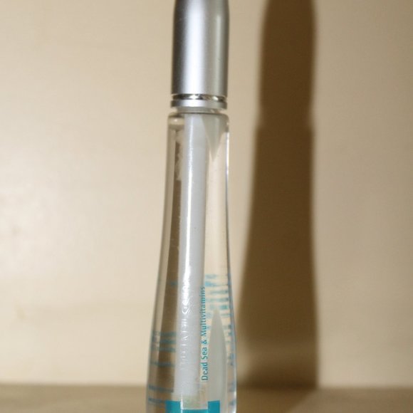 Jeunesse Cuticle Oil - Picture 3 of 3
